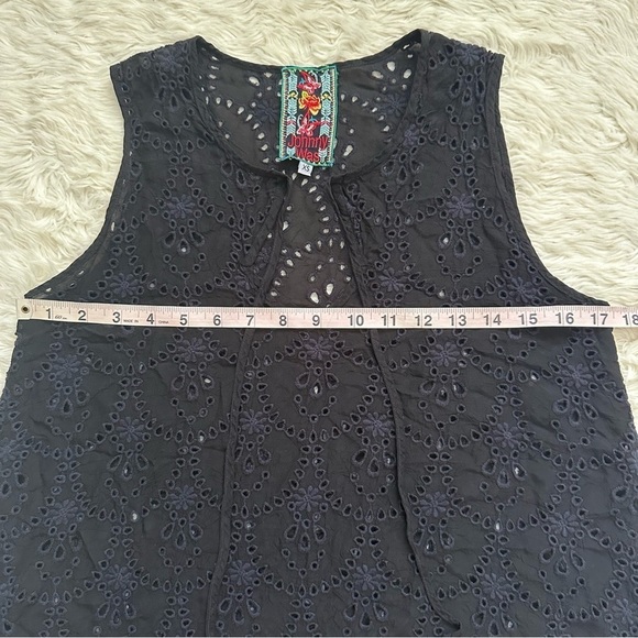 Johnny Was Top Eyelet Sleeveless Tunic Sheer See-Through Scalloped Hem Black XS - Picture 9 of 10